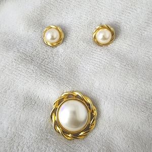 Vintage Round Pearl and Goldtone Rope Design Earring and Brooch Set
